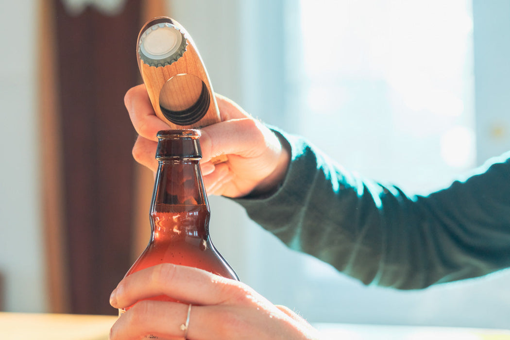 Décapsuleur polyvalent en bois “l’Ultime D-Cap”