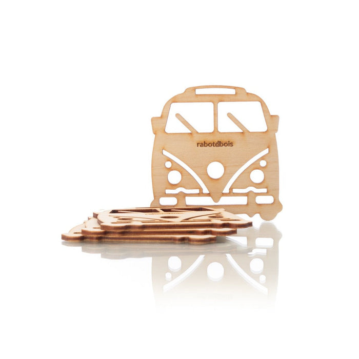 Sous-verres en bois avec motifs ajourés